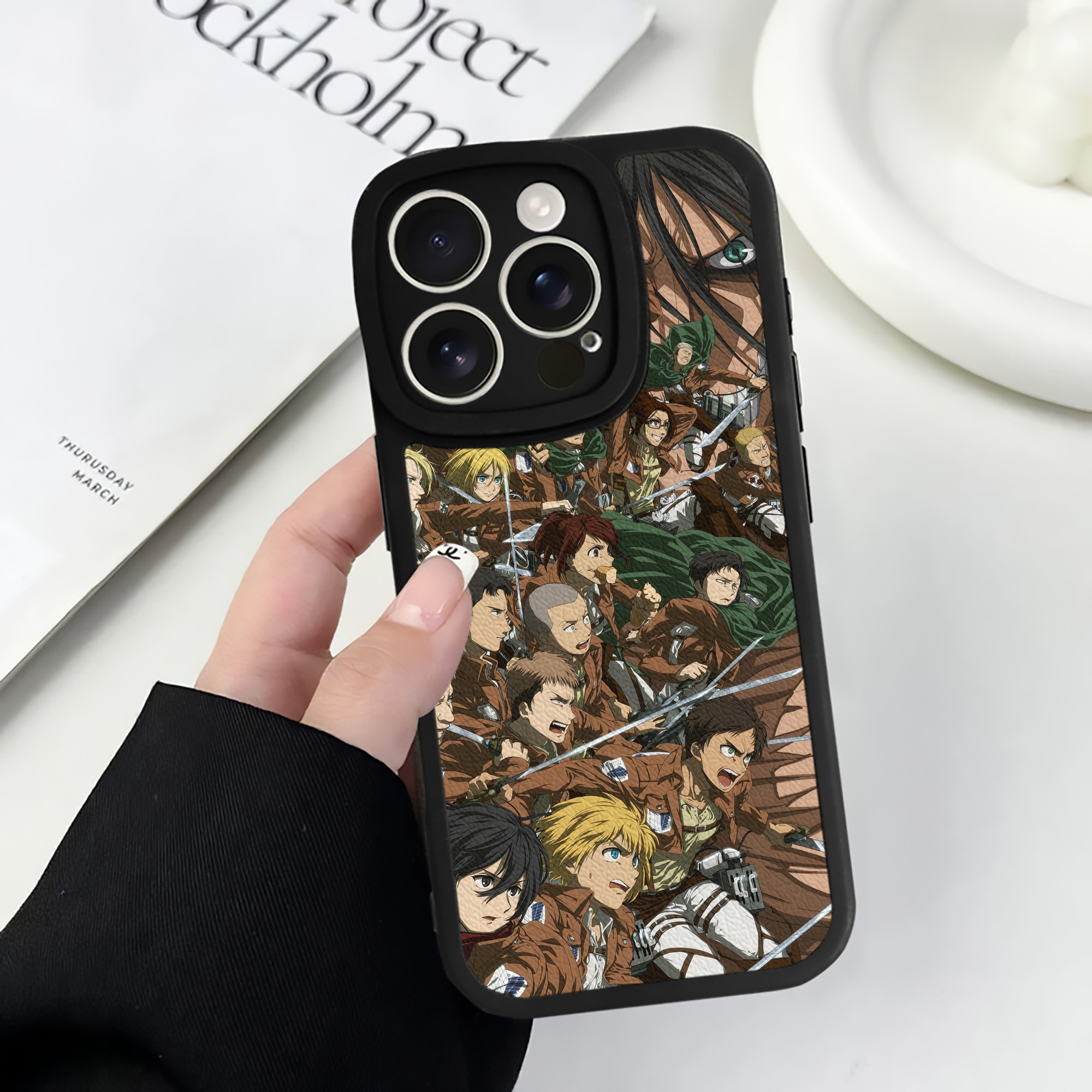 （画像用） 進撃の巨人 Attack on Titan 【iPhone 16シリーズ対応】シリコンスマホケース（レザー調） 材質：シリコン